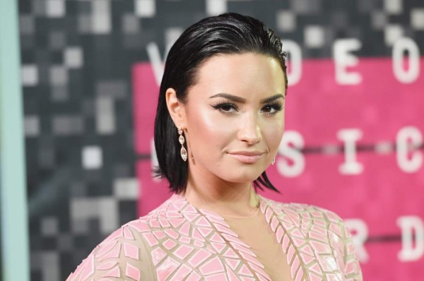 Demi Lovato aconseja a los jóvenes a valorarse