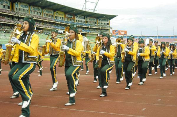 ¡Qué show!, Las bandas estremecieron el Olímpico