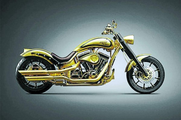 Goldfinger, la motocicleta cubierta en oro