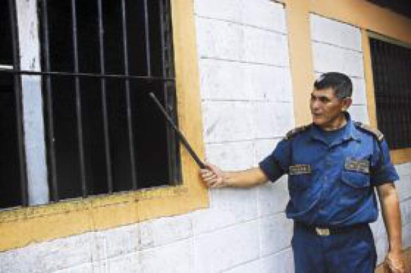 Se fuga secuestrador de centro penal