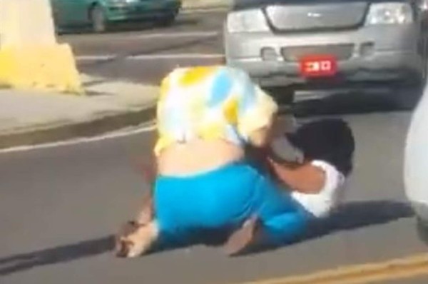 Pelea de mujeres se convierte en video viral de Facebook