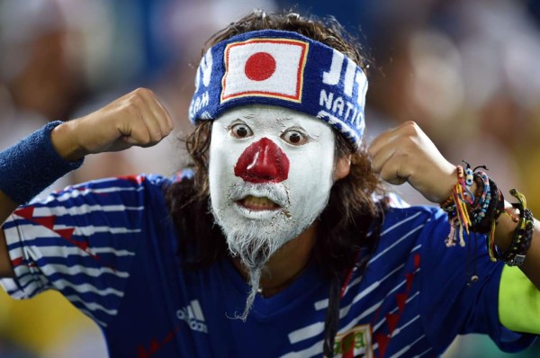 Japón y Grecia firman un empate que no beneficia a ninguno