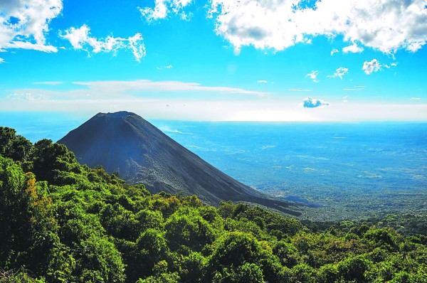 El Salvador, la tierra de volcanes rodeados de naturaleza