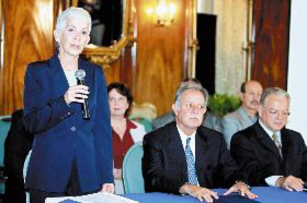 Una mujer ocupará ministerio del Interior