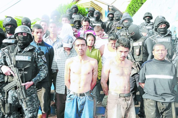 Detienen a mareros hondureños que fabrican sus propias bombas
