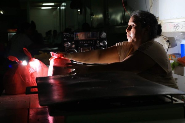 Incontables madres se sacrifican en sus trabajos para llevar sustento al hogar. Fotos: Franklyn Muñoz
