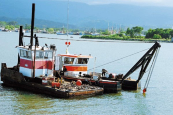 Urge que se drague el muelle cabotaje