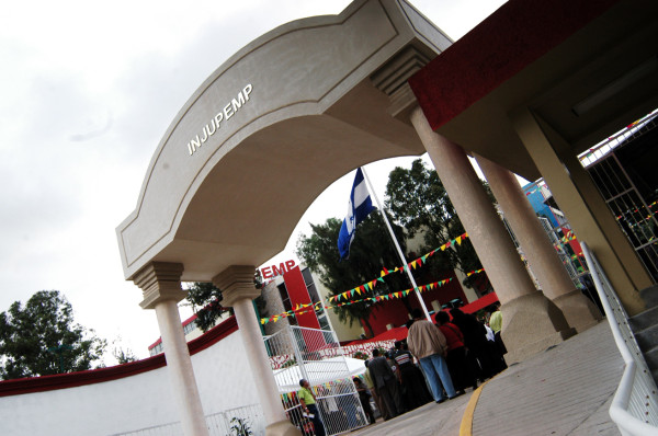 Consenso para subir 1% de cotización y ampliar tiempo para jubilación en Injupemp