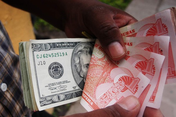 Precio el lempira retrocede L0.03 esta semana
