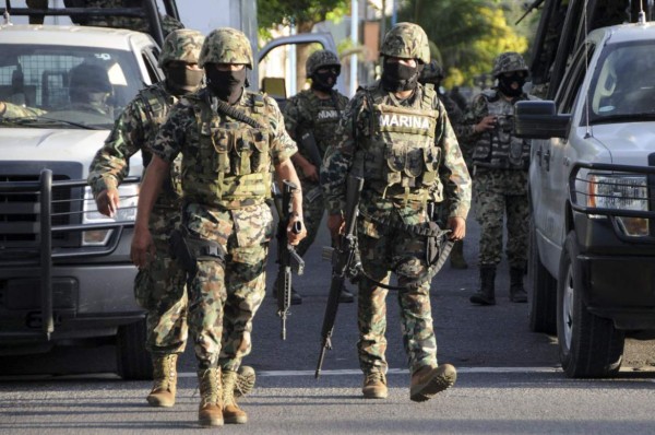 Acribillan a marinos mexicanos en cacería contra el 'Chapo” Guzmán