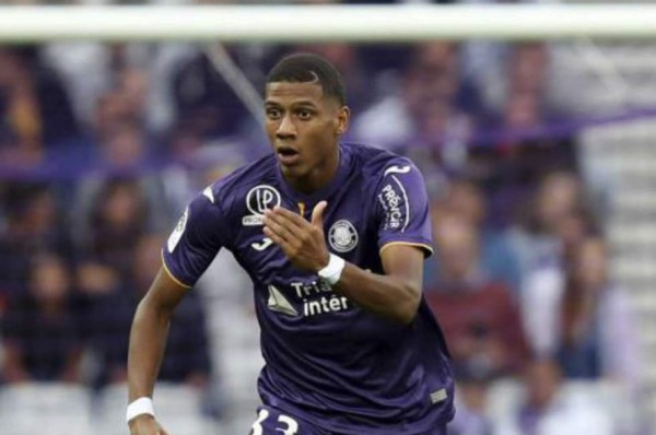 Presidente del Toulouse llama 'arrogante' al Barcelona por fichaje de Todibo