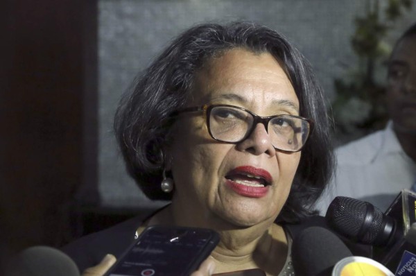 Rectora: 'Si la resolución es que tengo que irme, lo haré”