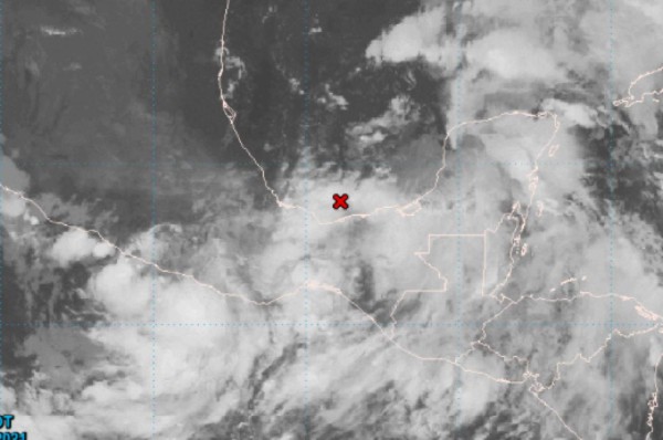 Depresión tropical que deja lluvias en Centroamérica se dirige a sur de EEUU