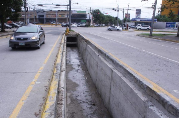 Finalizan colector de aguas lluvias en bulevar Peraza de San Pedro Sula
