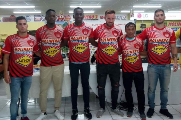 El Vida presenta sus refuerzos para buscar la salvación del descenso