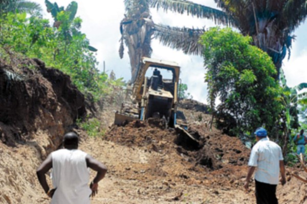 Abren carretera entre Betulia a Balfate
