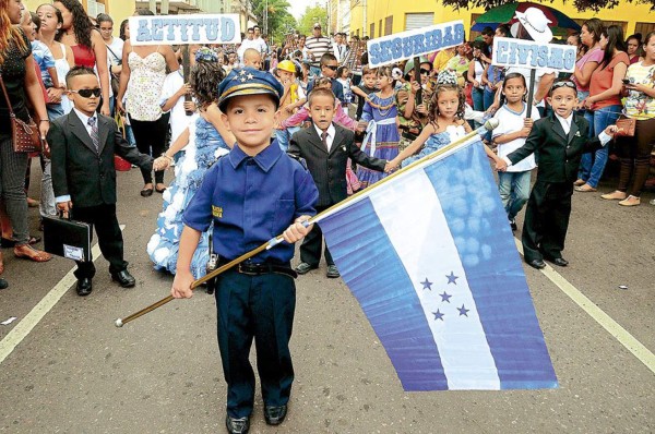 Los más pequeños celebran la Independencia de Honduras