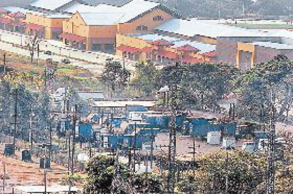 300 empleados serán despedidos de aduanas