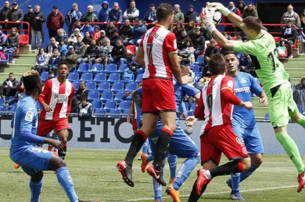 El Girona del 'Choco' Lozano da un paso atrás por jugar en la Europa League