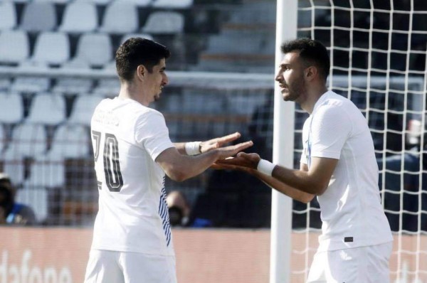 Pavlidis se destapó con doblete en el Grecia - Honduras