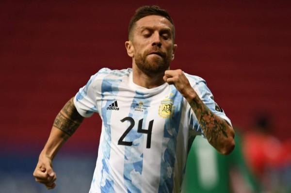 Alejandro Gómez anotó el primer tanto en el duelo Argentina vs Paraguay. Foto AFP.