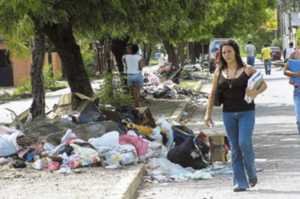 Limeños botarán la basura en SPS
