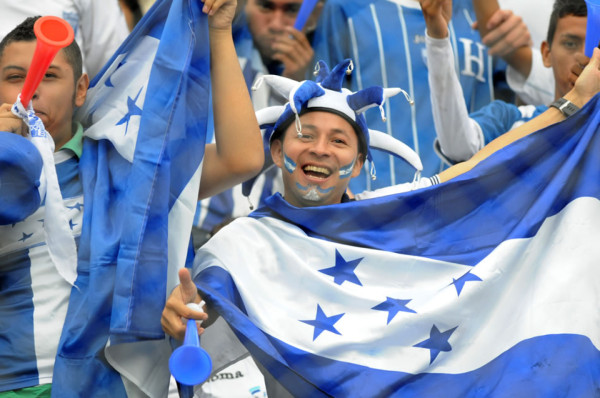 Video: Así vivieron los hondureños el empate ante Panamá