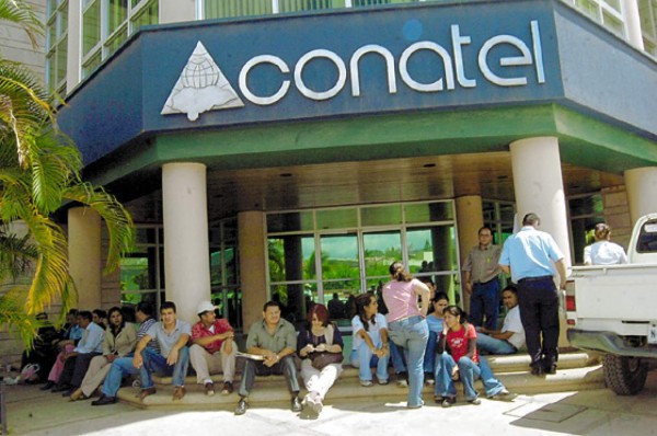 Conatel otorgó 'clon” de canal 8 al Gobierno
