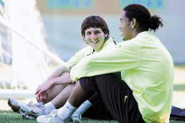 Messi defiende a Ronaldinho