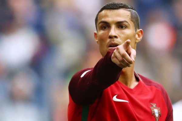 Cristiano Ronaldo presenta a sus dos nuevos hijos