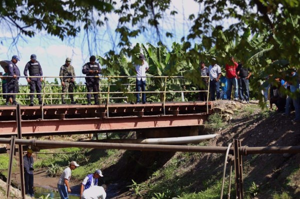 Encapuchados vestidos de agentes raptan y matan a un albañil