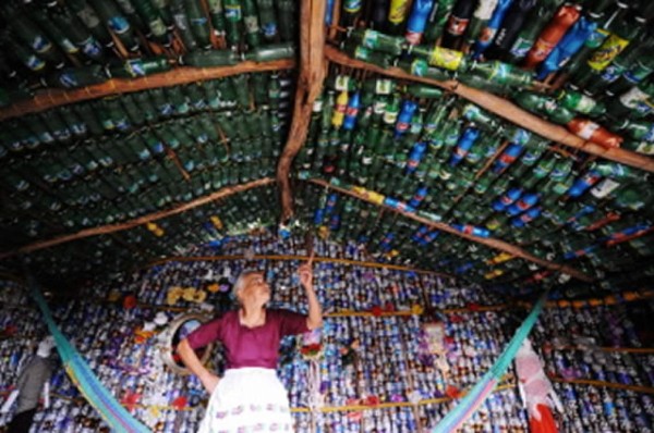 La casita encantada o el coraje de una anciana por un hogar en El Salvador