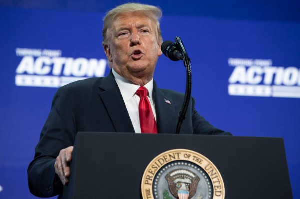 Trump insiste que el coronavirus 'desaparecerá' en algún momento