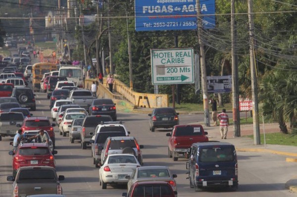 35,000 conductores en mora por no pagar matrícula