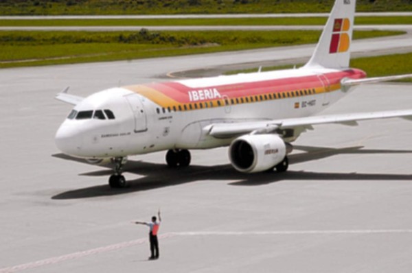 Iberia huye de las de bajo costo y apuesta por rutas largas
