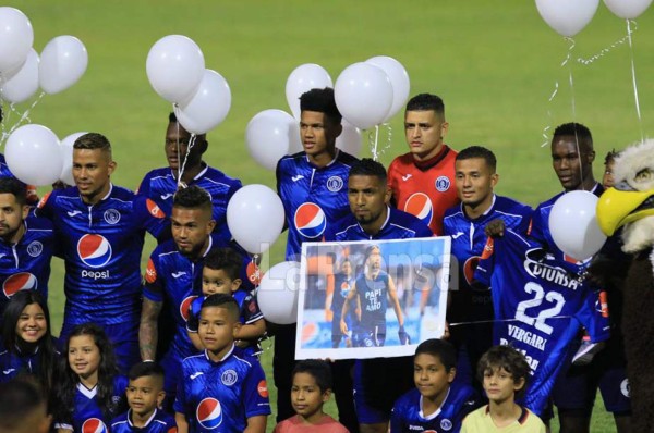 El emotivo homenaje a Santiago Vergara por parte del Motagua
