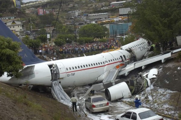 Equipo investigador debe determinar causa de accidente de avión en Honduras