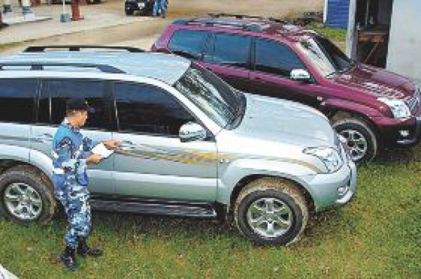 Hijo y yerno de regidora son investigados por robo de carro