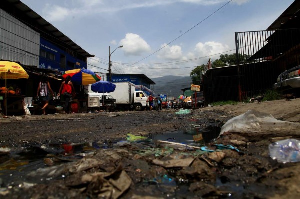 Zona de mercados, un foco de insalubridad en San Pedro Sula