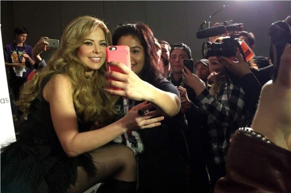 Gloria Trevi alaba la película de su vida