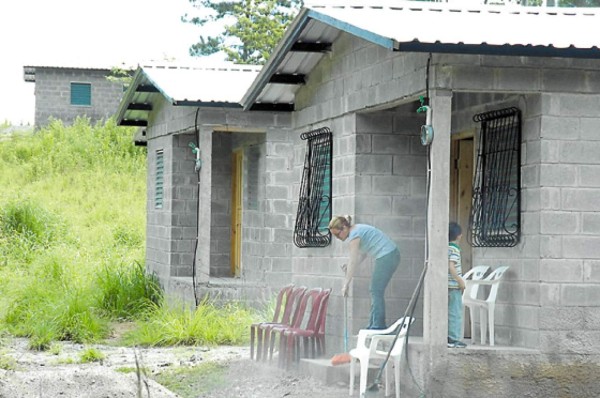 50 mil familias sin casa digna