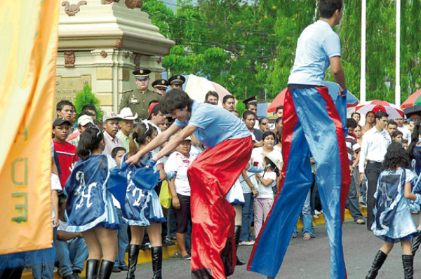 San Pedro Sula vibró con la celebración cívica