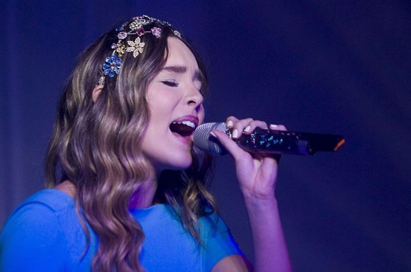 Belinda hace berrinche en concierto
