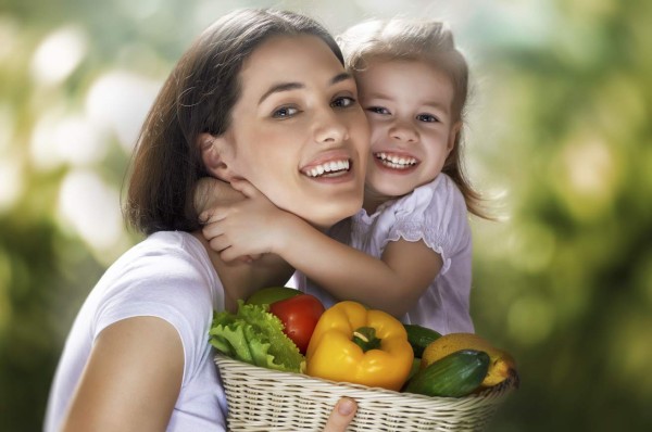 Consejos para evitar el daño cutáneo al exponerse a los rayos solares a diario