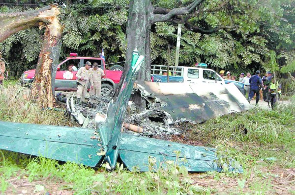 Identifican a piloto mexicano de narcoavioneta estrellada