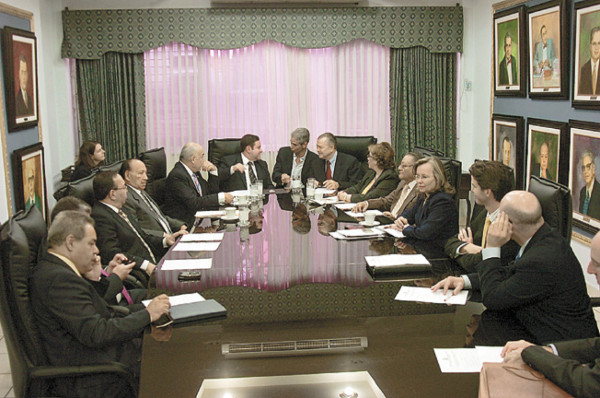 Denuncian presiones a CSJ por caso Zelaya