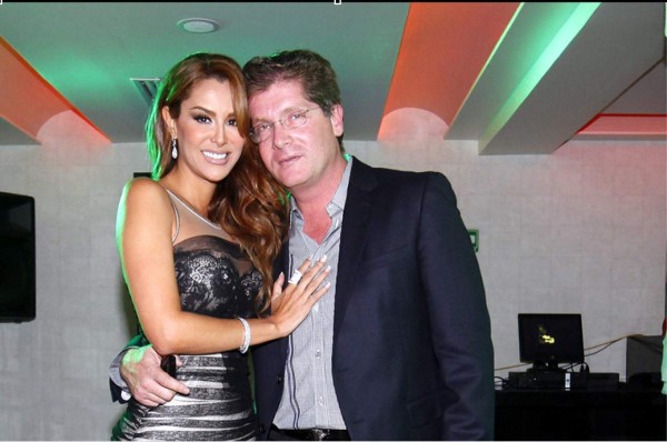 Juan Zepeda sale de la cárcel