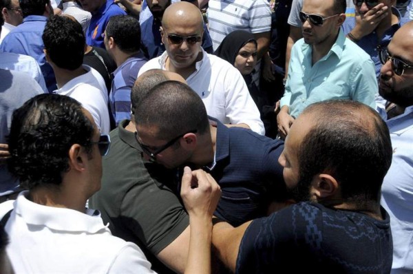 Empresario adelantó vuelo sin imaginar tragedia del Egyptair