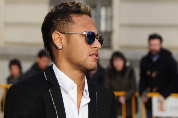 Neymar abandonó la Audiencia Nacional y regresó a Barcelona