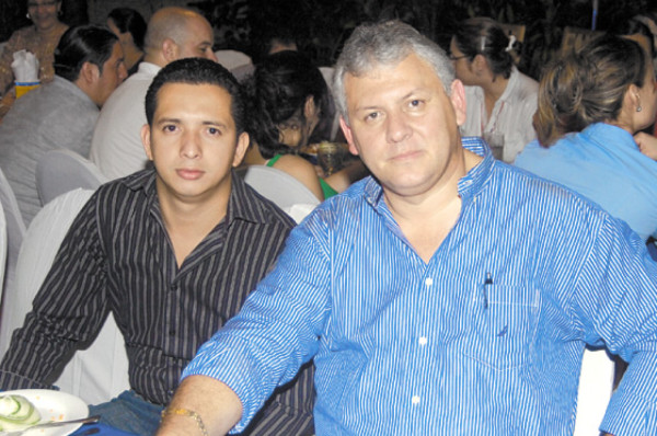 Fiesta por un éxito rotundo de Pacasa